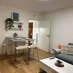 Zentral 1-zimmer Mit Parkplatz Apartment