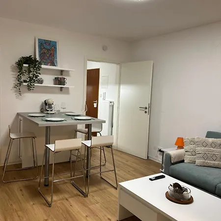 Zentral 1-zimmer Mit Parkplatz Apartment